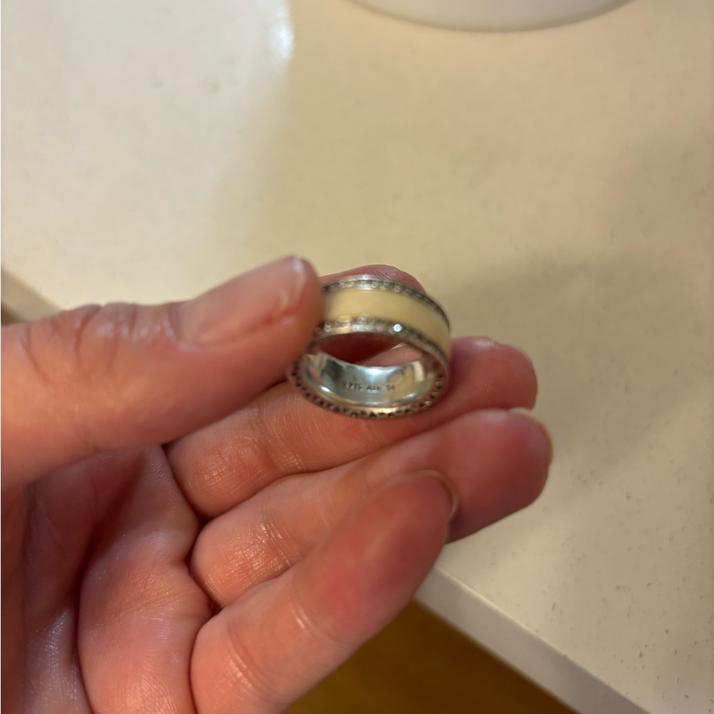 Pandora ring